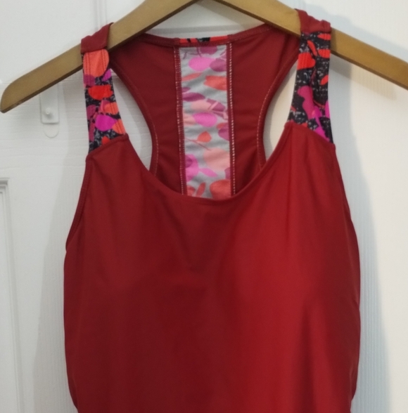 Plus Size Red/Patterned Racer Back Swim Top - Picture 4 of 12